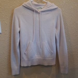 Pink cashmere sweater with hood